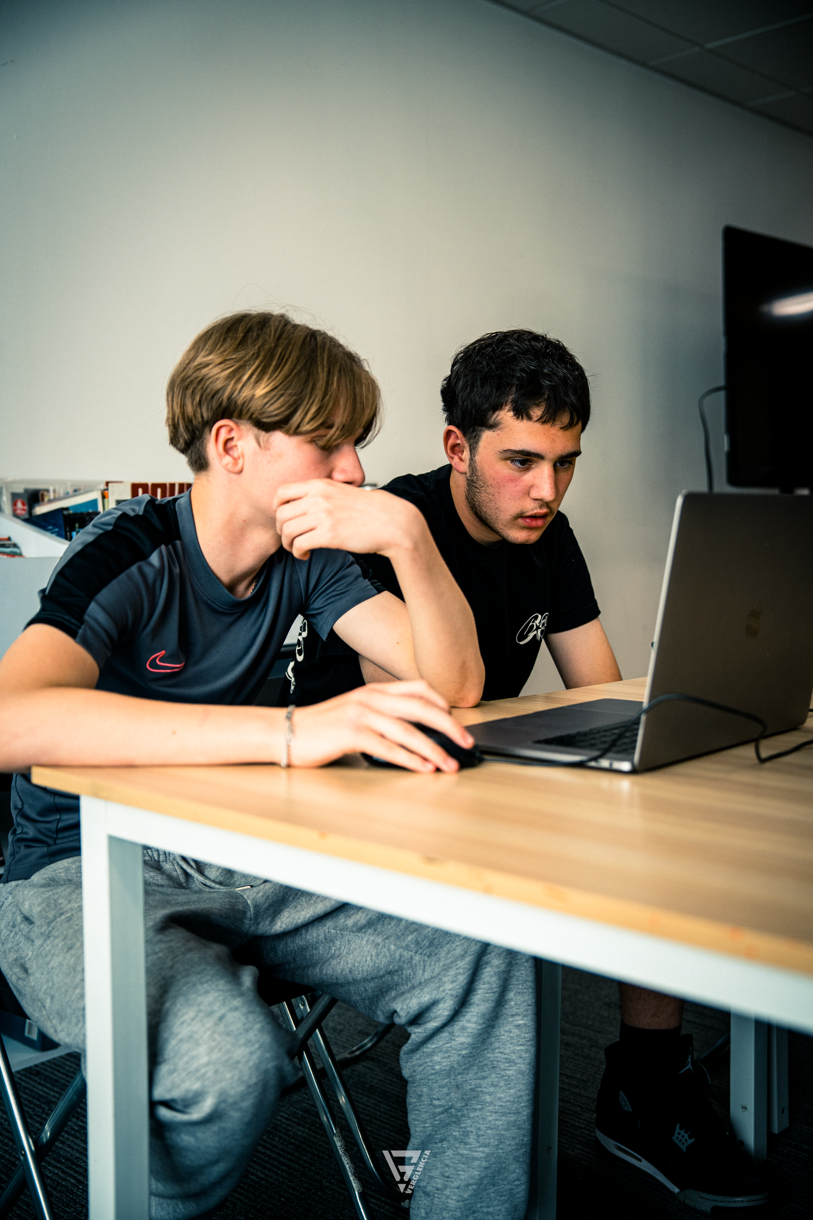 text-block-image-template--26782923227483__ss_text_block_pro_wRPH9i